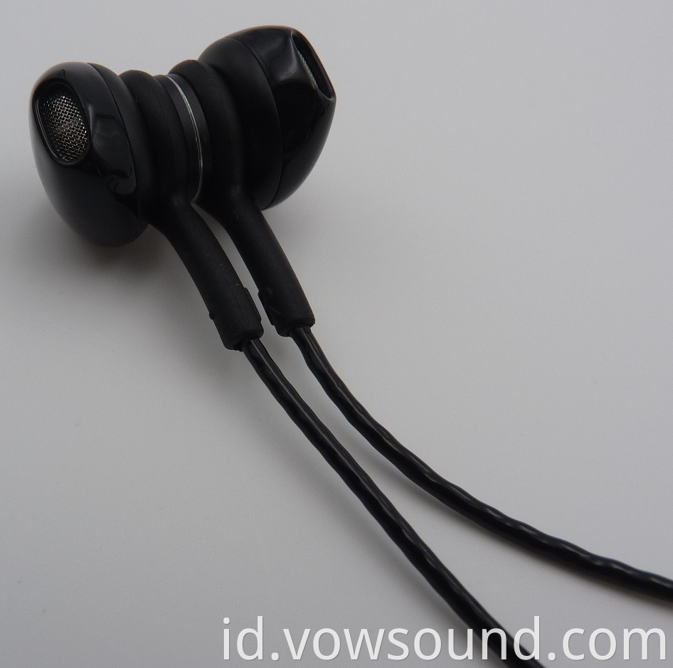 Stereo Bass Earphones with Mic
